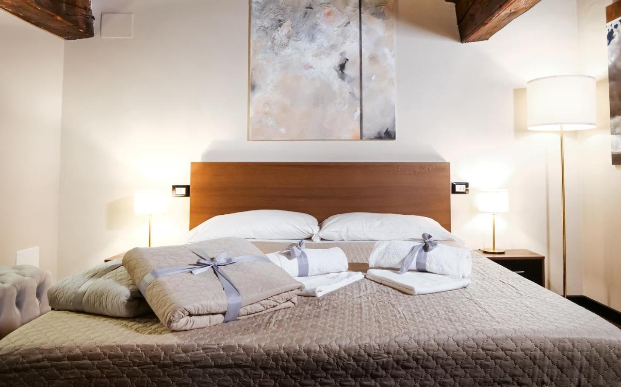 Casa Del Pittore - Elegante Appartamento Del 1200 - Centro Storico קומו מראה חיצוני תמונה